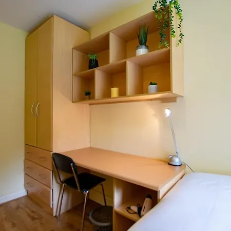 Apartment 36 - Superb 2 Bed Apartment, Sleeps 6 Galway