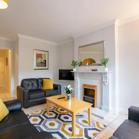 36 - Superb 2 Bed Apartment, Sleeps 6 Apartment Galway
