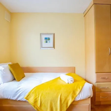 36 - Superb 2br - Sleeps 6 *