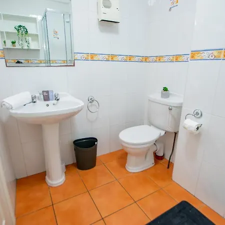 36 - Superb 2 Bed Apartment, Sleeps 6 Appartamento Galway