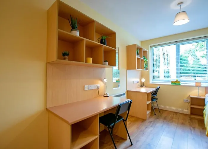 36 - Superb 2 Bed Apartment, Sleeps 6 Galway