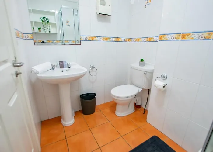 36 - Superb 2 Bed Apartment, Sleeps 6 アパート ゴールウェイ