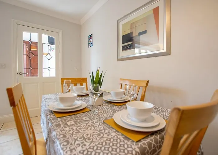 36 - Superb 2 Bed Apartment, Sleeps 6 Apartamento Galway